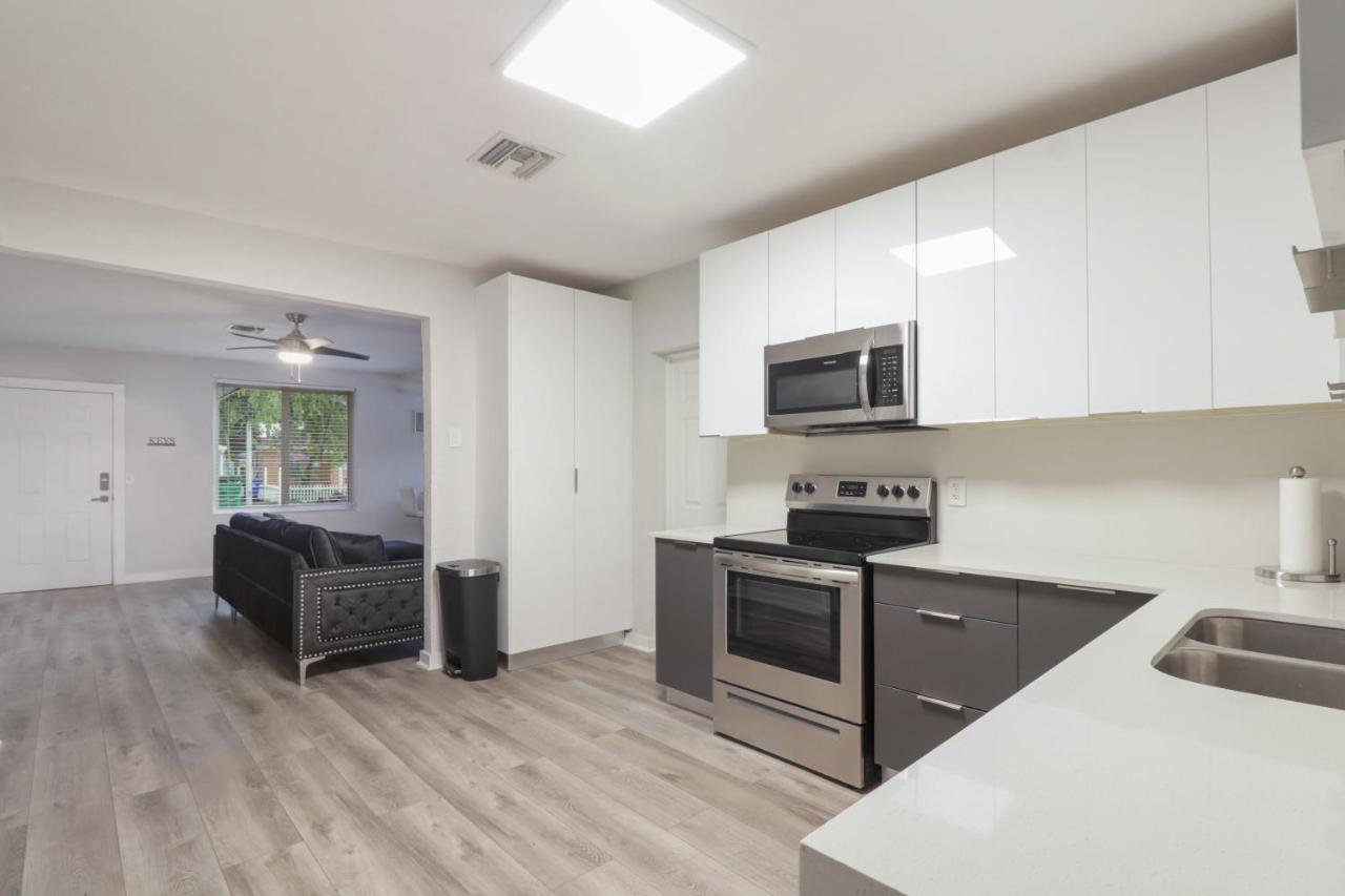 Spacious And Luxurious Home Centrally Located Between Miami And Ft. Lauderdale Miramar Exterior photo