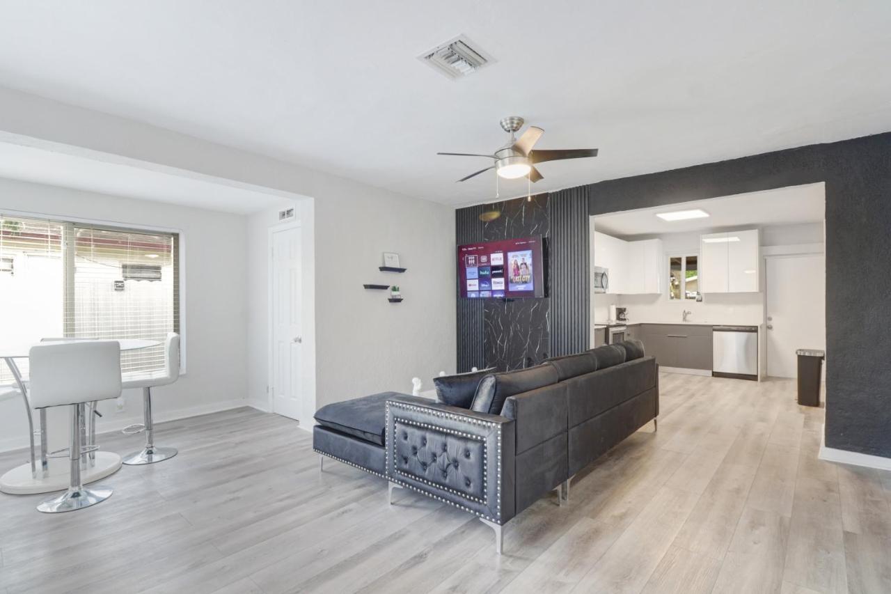 Spacious And Luxurious Home Centrally Located Between Miami And Ft. Lauderdale Miramar Exterior photo