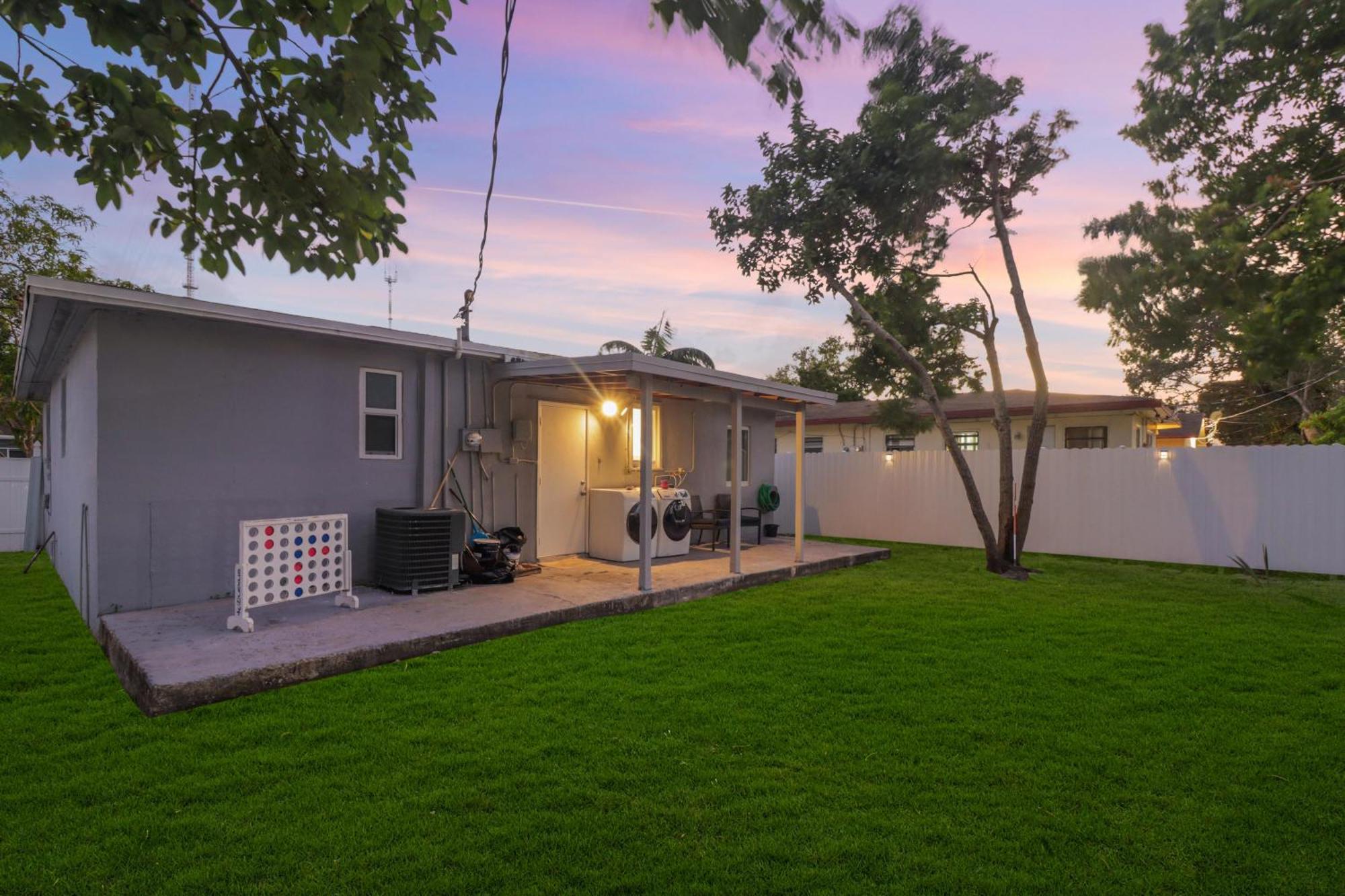 Spacious And Luxurious Home Centrally Located Between Miami And Ft. Lauderdale Miramar Exterior photo